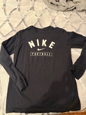 Nike boys  Black Long-Sleeve Football Tee